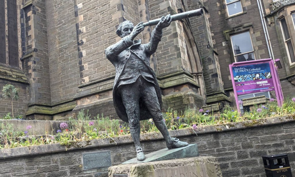 Statue of Admiral Duncan outside Dundee Cathedral